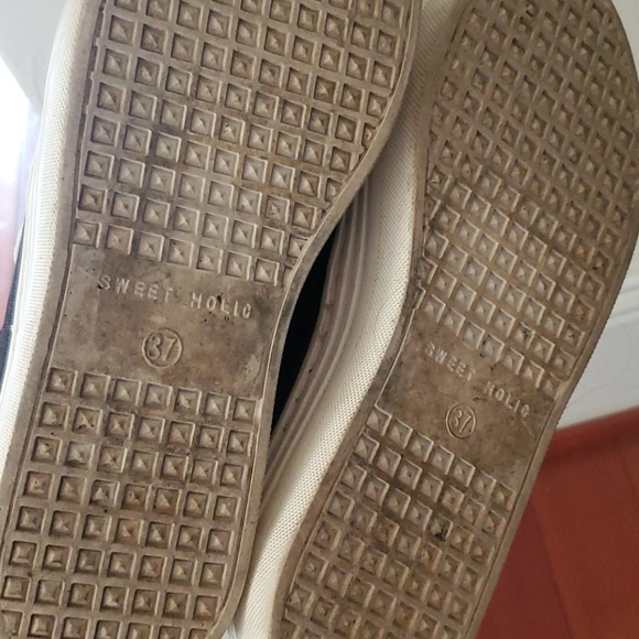 Platforms - Picture 4 of 4